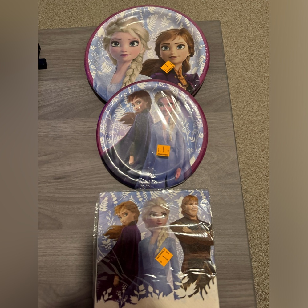 Frozen party plates and napkins